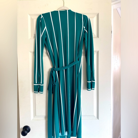 Ann Taylor size 2 Green and white stripe dress - Picture 2 of 5